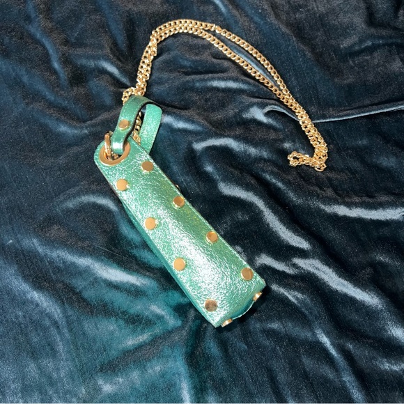 Elegant Teal Crossbody Italian Leather Bag with Gold Bee Accents - Picture 3 of 4